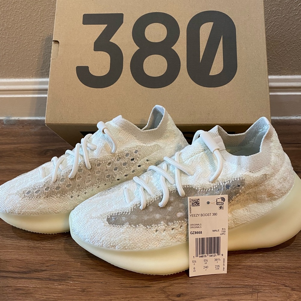 YEEZY BOOST 380 — Calcite Glow W7.5/M6